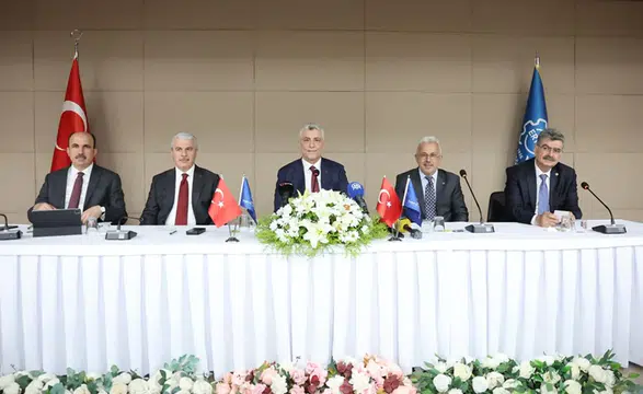 Ticaret Bakanı Ömer Bolat, STK temsilcileriyle bir araya geldi