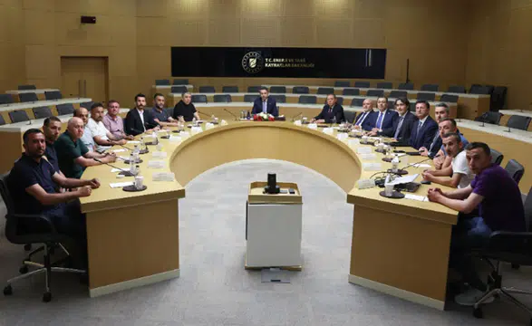 Bakan Bayraktar, maden işçileri ile bir araya geldi