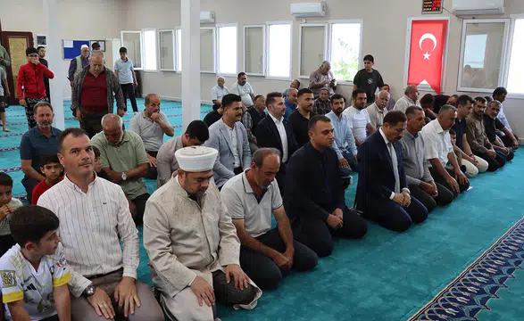 Hatay'da depremlerin ardından 130'uncu cami ibadete açıldı