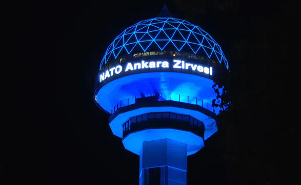 Atakule, NATO Zirvesi'ne özel ışıklandırıldı