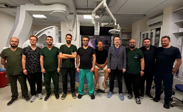 Türkiye'de ilk defa bu yöntemle tedavi edilen hasta taburcu edildi