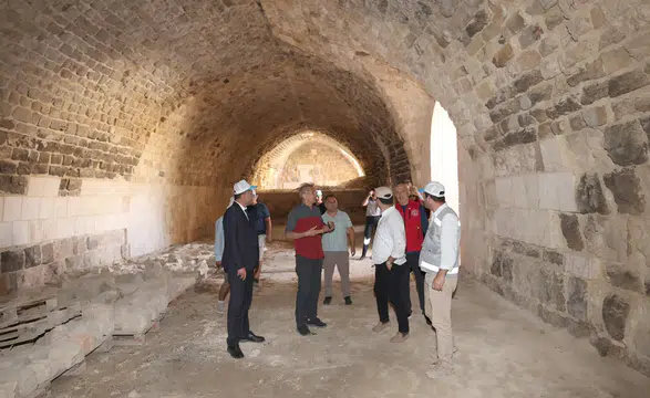 Ziyarete açılması planlanan Silifke Kalesi'nde incelemede bulunuldu