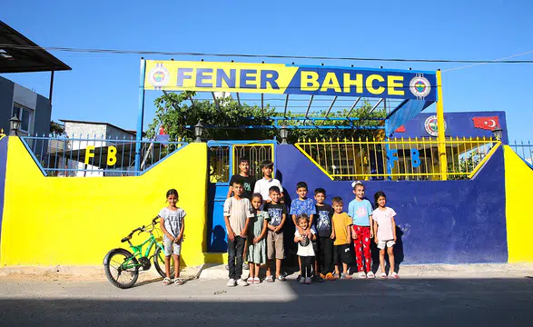 55 yaşındaki Fenerbahçeli depremzedenin sarı-lacivert sevgisi