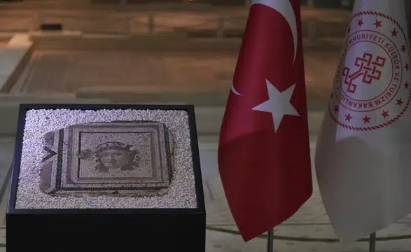 ABD'den iade edilen Zeugma mozaik paneli evine kavuştu