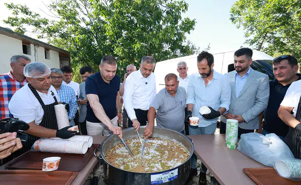 Başkan Toptaş, Dönüklü Mahallesi sakinleriyle aşure sofrasında buluştu