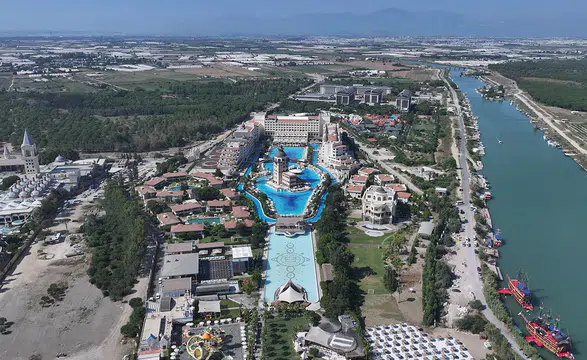 Antalya'ya gelen yabancı turist sayısı 6,5 milyonu aştı