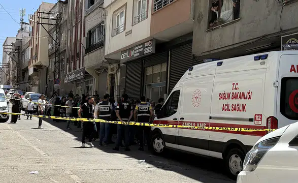Önce eski eşini bıçakladı sonra kendi canına kıydı
