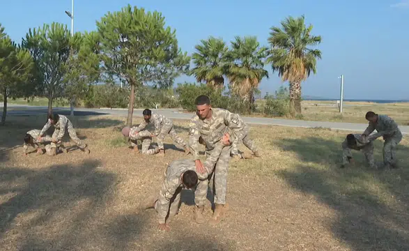Geleceğin hava astsubayları yaz kampında becerilerini sergiliyor