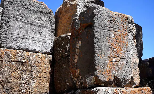 Gemen Dağı'nın zirvesindeki Men Tapınağı antik inançların izlerini taşıyor