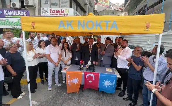İzmir'de CHP ve diğer partilerden 500 kişi AK Parti'ye katıldı