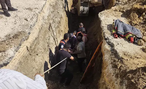 Hatay'da altyapı çalışması sırasında toprak altında kalan işçi öldü