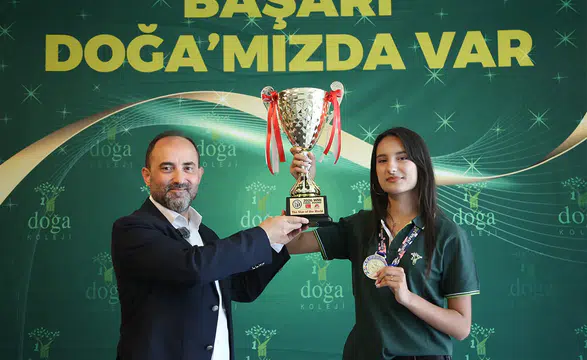 11’inci sınıf öğrencisi uluslararası matematik yarışmasında dünya 1’cisi oldu