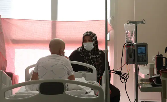 Lösemi hastası oğlu için 9 aydır hastane odasında "yaşam" nöbetinde