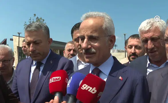 Bakan Uraloğlu, raylı sistem projesinin temelinin eylülde atılacağını açıkladı