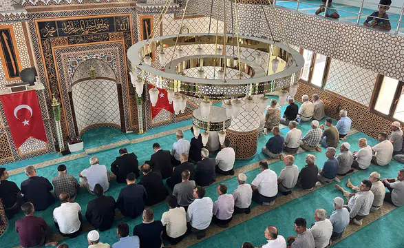 Hatay'da depremde yıkılan caminin yerine yenisi yapıldı