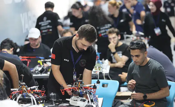 TEKNOFEST 2026 Sürü İHA Yarışması Gaziantep'te başladı