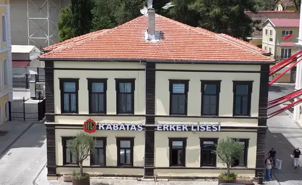 Gazi okul Kabataş Erkek Lisesi 118 yıllık eğitim mirasını geleceğe taşıyor