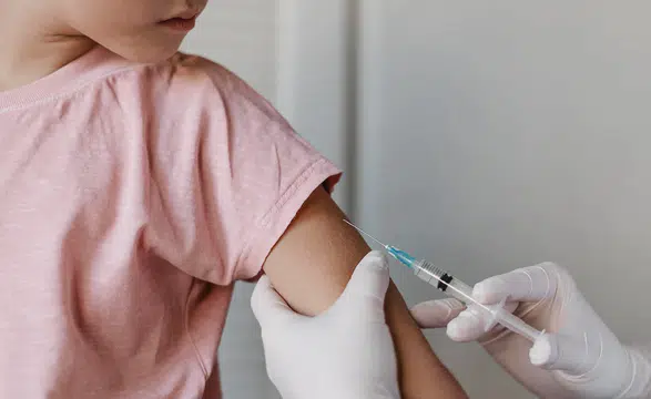 Çocuklarda kış enfeksiyonlarına karşı aşı ve hijyen önerisi