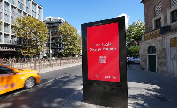 İyilik Var dijital gönüllülük mesajları billboardlara yansıdı