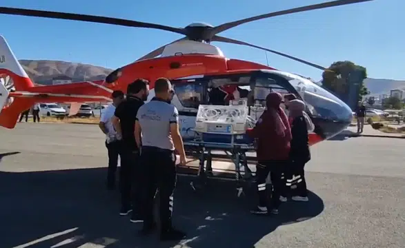 Ambulans helikopter 3,5 aylık bebek için havalandı