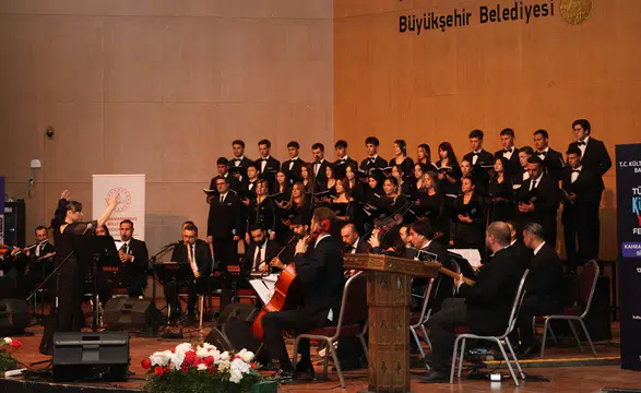 Kahramanmaraş’ta 66 kişilik Maarif Orkestrası sahne aldı