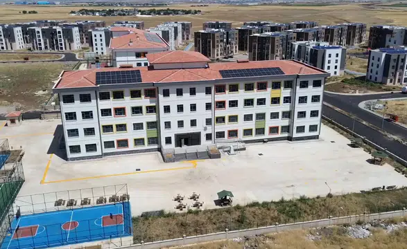 Depremden etkilenen Diyarbakır'da 96 derslikli 3 okul ilk öğrencilerini bekliyor