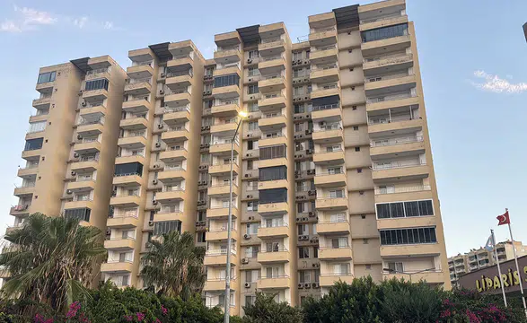 Şarkıcı Atilla Taş'ın kızı apartmanın 14. katından düşerek öldü