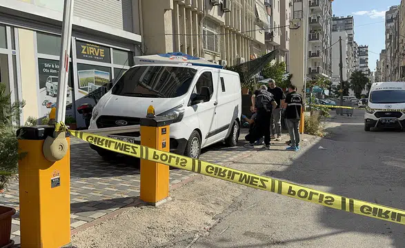 Adana'da silahlı saldırıya uğrayan esnaf yaşamını yitirdi
