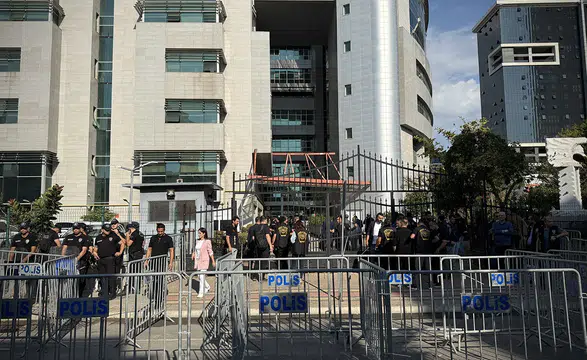 Vahap Seçer ve 2 belediye başkanı dahil 34 zanlı tutuklandı