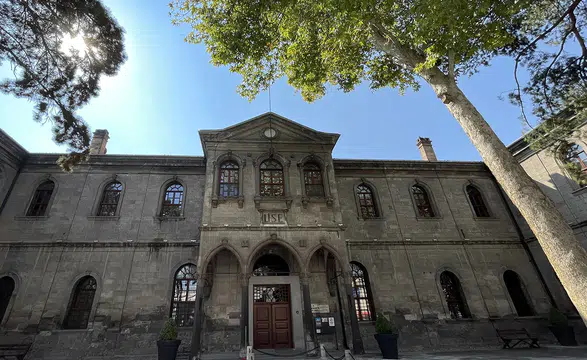 Milli Mücadele kahramanlarının Taş Mektep’i 133 yıllık eğitim serüvenini sürdürüyor