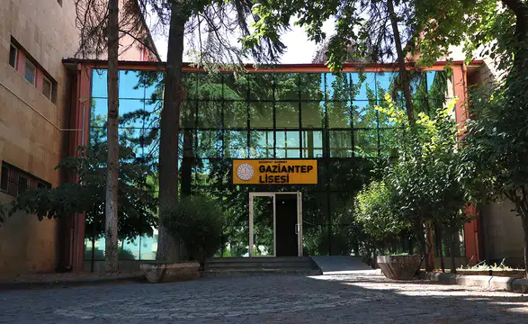 İlk ders zilinin 1911'de çaldığı Gaziantep Lisesinde nesiller yetişiyor