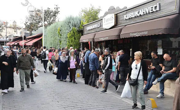 Gaziantep'te 391 yıllık kahvehanede menengiç kahvesi kuyruğu