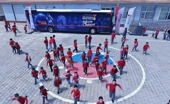 Büyükşehir’in Bilim Otobüsü Elbistan’da!