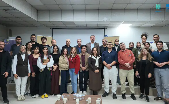 Kahramanmaraş’ta genç kalemlere sertifikaları verildi