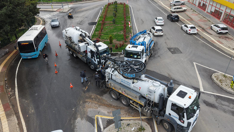 Kahramanmaraş’ta aşırı yağış alan bölgelerde yoğun mesai