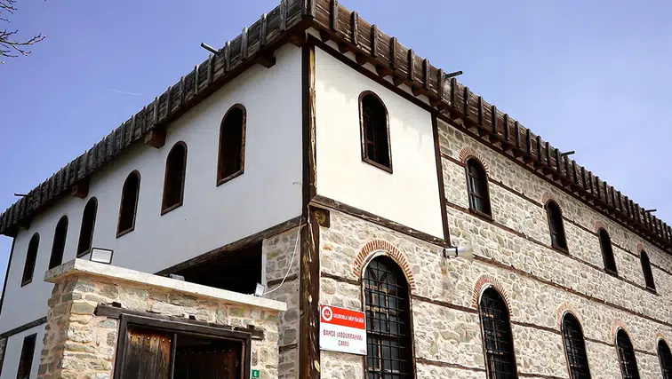 Kubbesiz cami yaklaşık 800 yıldır zamana meydan okuyor