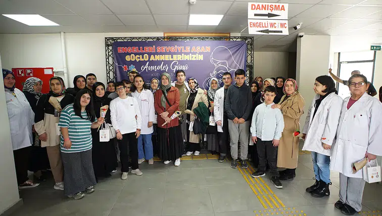 Kahramanmaraş Engelsiz Yaşam Merkezi’nde Anneler Günü bir başka güzel