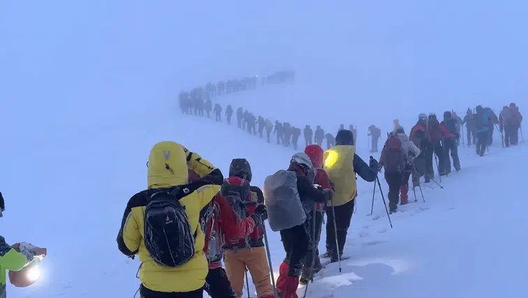 Erciyes'in zirvesine yapılacak 19 Mayıs tırmanışına fırtına ve tipi engeli