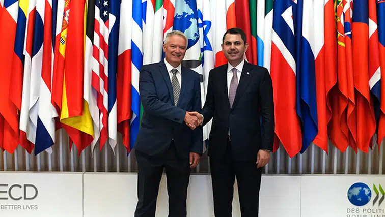Bakan Kurum’dan Fransa’da COP31 diplomasisi