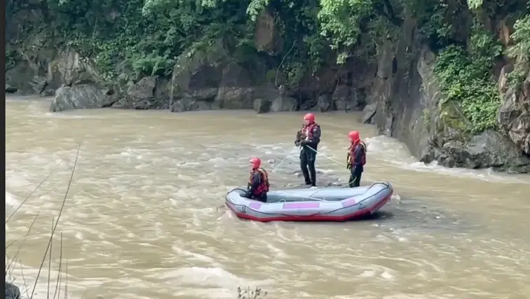 Akıntıya kapılarak kaybolan kişiyi arama çalışmaları devam ediyor
