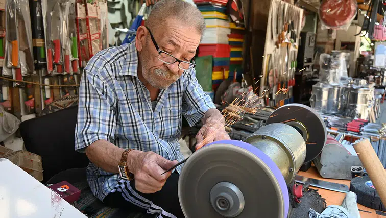 Antalya'da bıçakçıların Kurban Bayramı mesaisi sürüyor