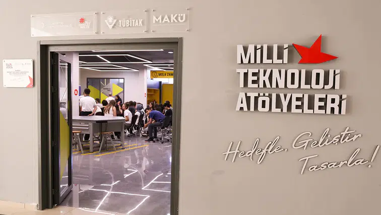 MAKÜ'de TÜBİTAK destekli "Milli Teknoloji Atölyesi Yaz Okulu" başladı