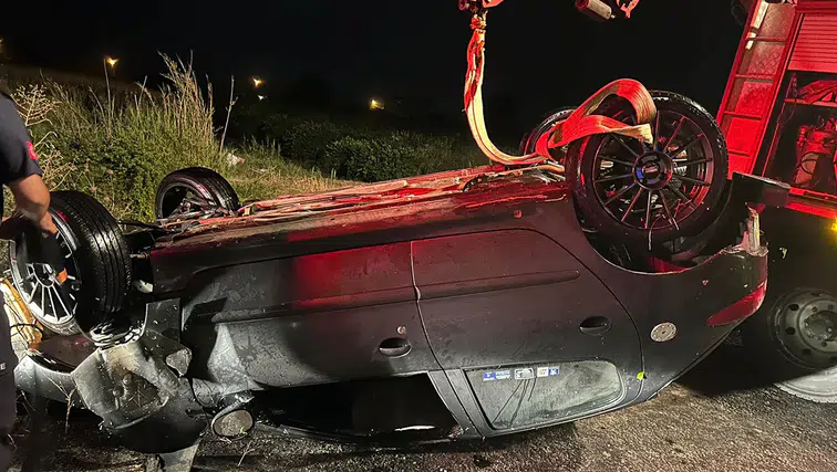 Sulama kanalına devrilen otomobilin sürücüsü yaşamını yitirdi