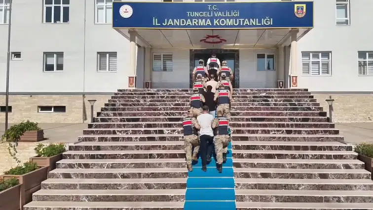 Yatırım danışmanlığı dolandırıcılığı operasyonunda 11 zanlı tutuklandı
