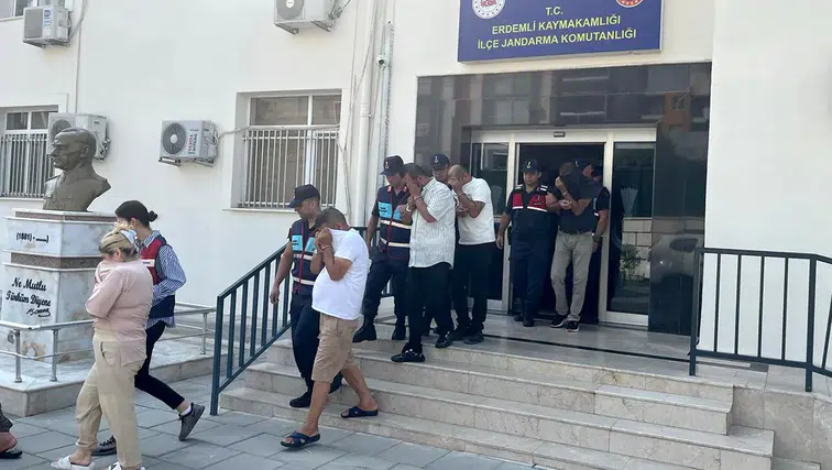 Mersin'de fuhuş operasyonu! 5 kişi tutuklandı