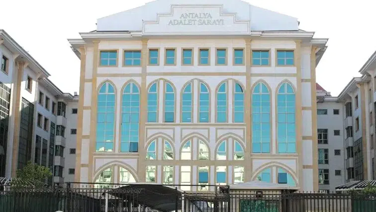 Antalya Büyükşehir Belediyesine yönelik soruşturmada 2 kişi gözaltına alındı