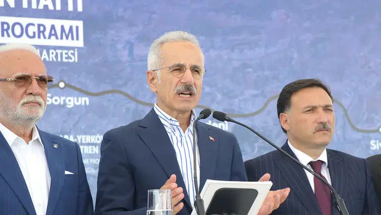 Ulaştırma ve Altyapı Bakanı Uraloğlu, Kayseri'de