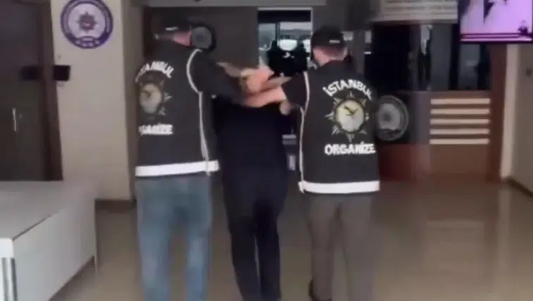 Suç örgütü üyesi tırın gizli bölmesinde kaçmaya çalışırken yakalandı