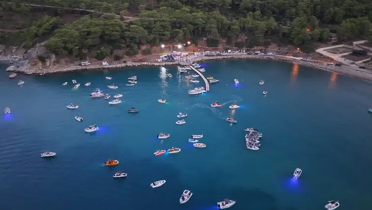 Antalya'da balıkçılar en büyük balığı tutmak için yarıştı