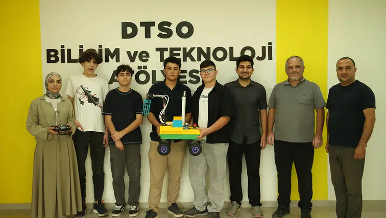 Hatay'da lise öğrencileri TEKNOFEST'te birincilik hedefliyor
